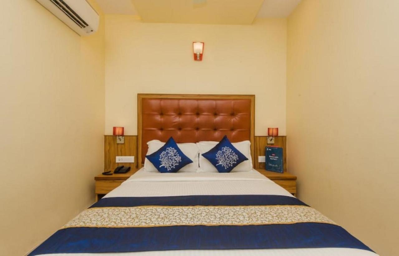 Aster Hotel Near Mumbai Airport 外观 照片
