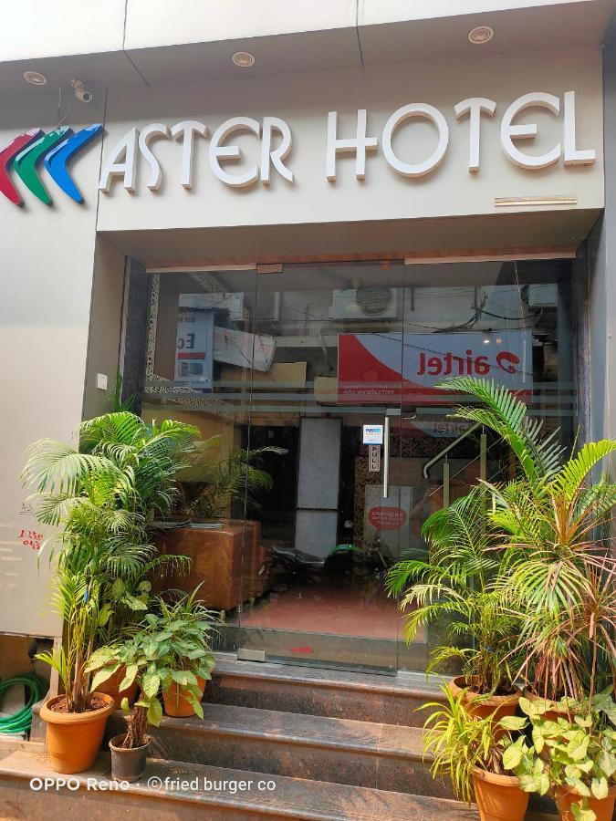 Aster Hotel Near Mumbai Airport 外观 照片