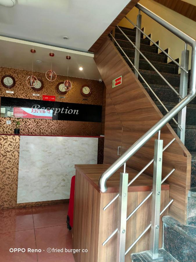 Aster Hotel Near Mumbai Airport 外观 照片